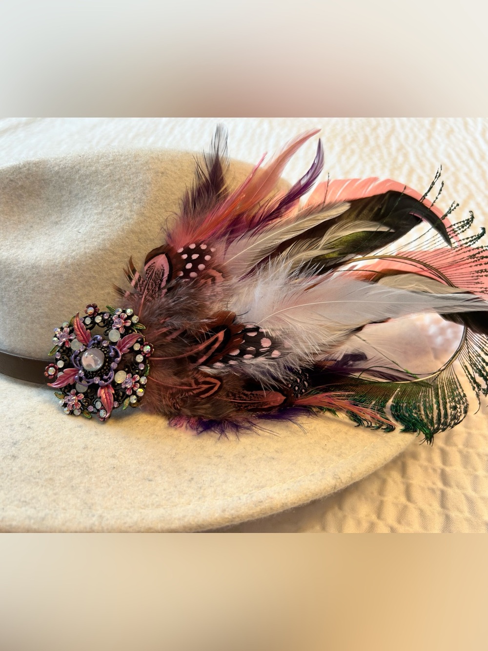 My Pink Lady Feather & Crystal Hat Pin - Multicolor Decorative Brooch